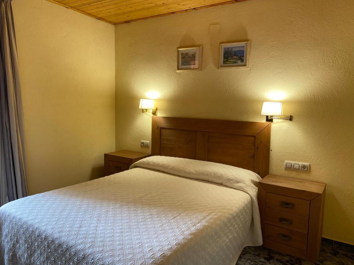 Rural Cal Amadeu Hotel *